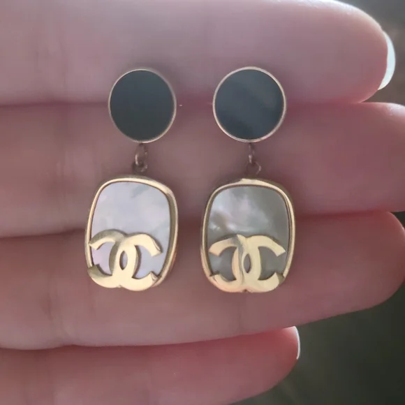 GOLD EARRINGS✨️ - Picture 1 of 4